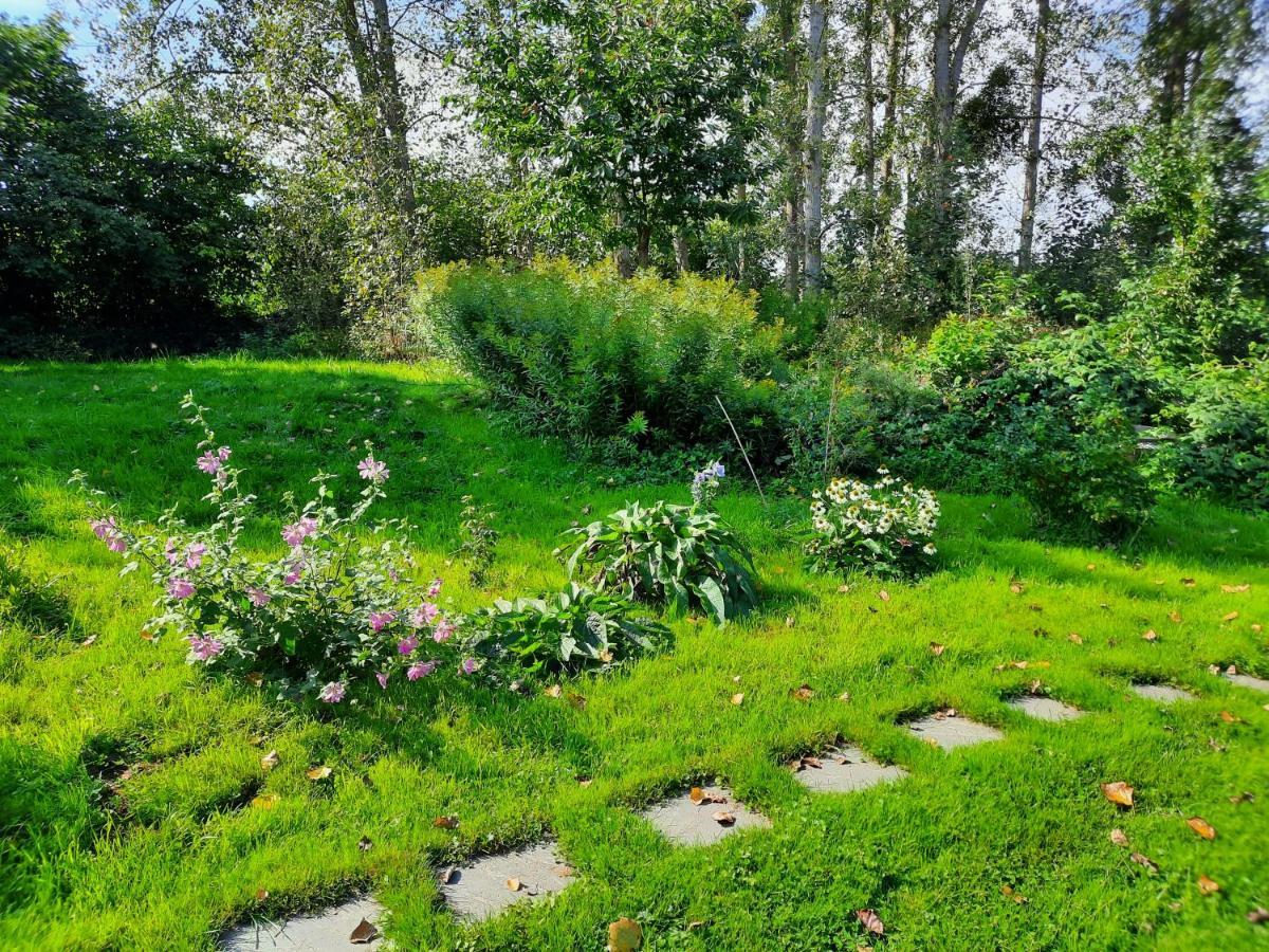 La Yourte Au Fonds Du Jardin Xhoris Exterior foto